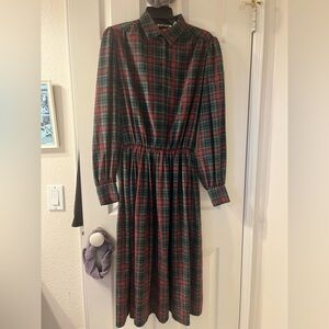 regina porter women’s vintage plaid red & green long puff sleeve button up dress